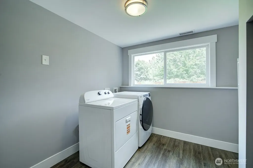 20607 81st Avenue W Edmonds WA 98026