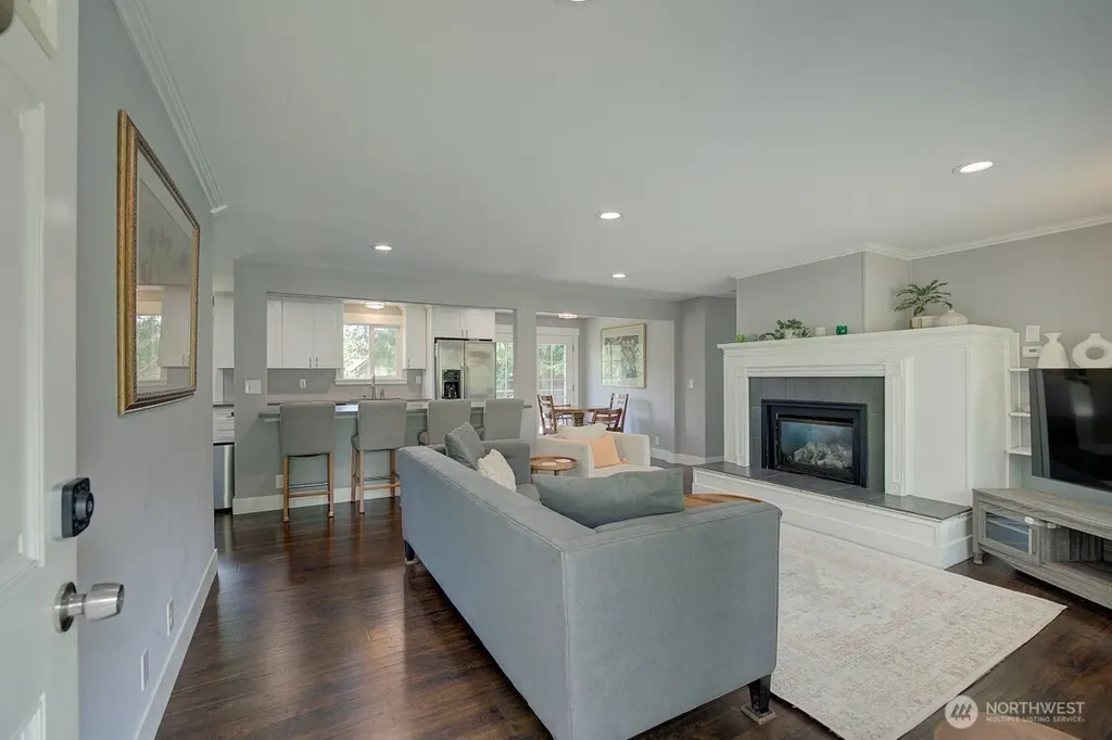 20607 81st Avenue W Edmonds WA 98026