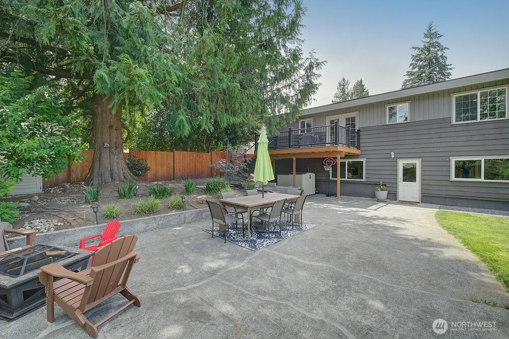 20607 81st Avenue W Edmonds WA 98026