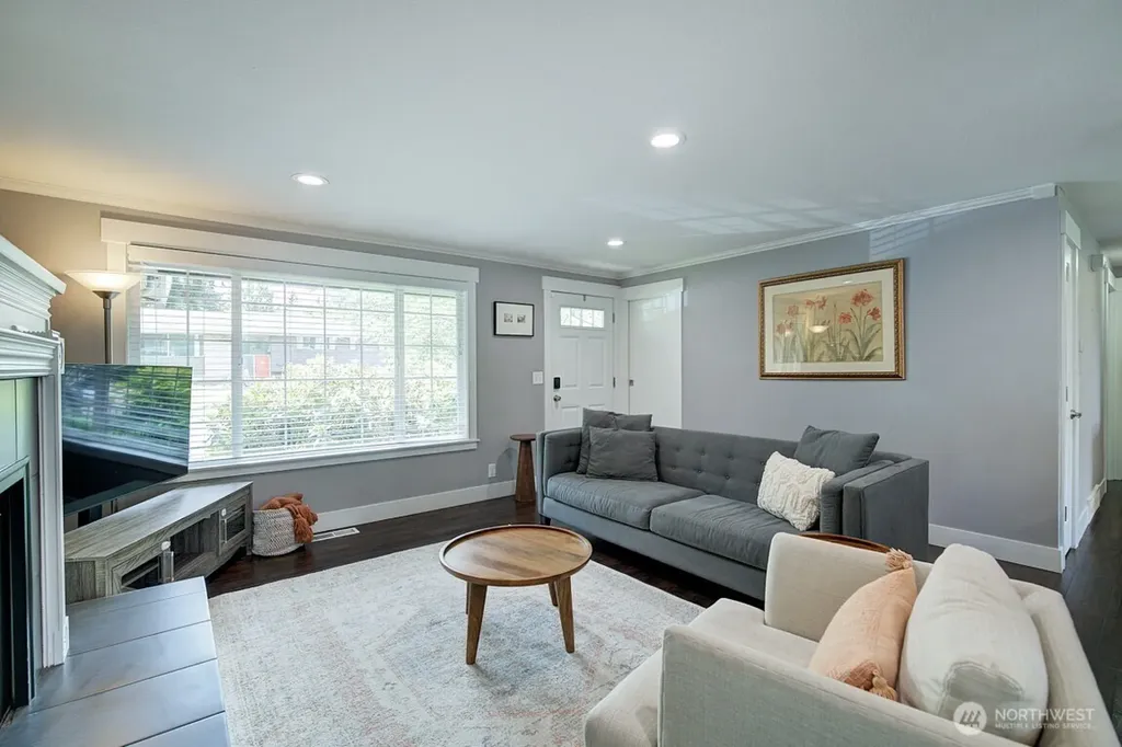 20607 81st Avenue W Edmonds WA 98026