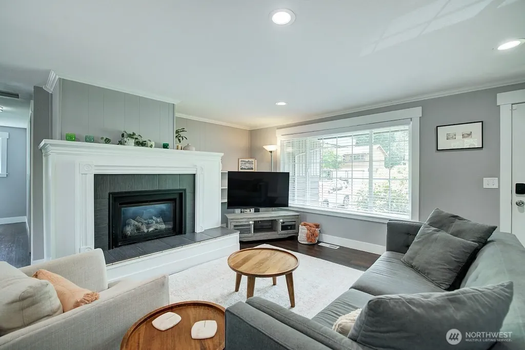 20607 81st Avenue W Edmonds WA 98026
