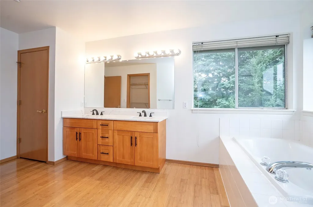 10103 SE 225th Place Kent WA 98031