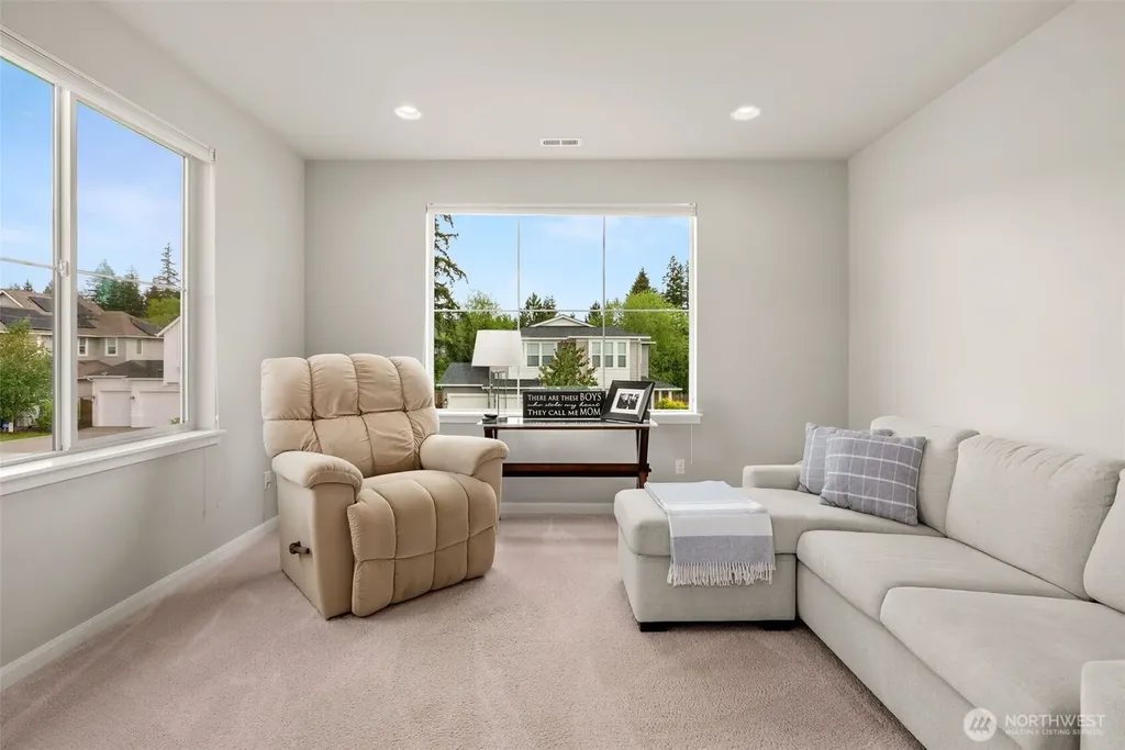 2336 NE Winlock Way Poulsbo WA 98370
