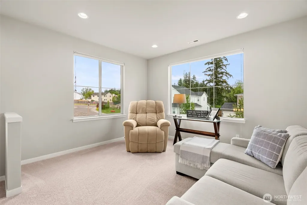 2336 NE Winlock Way Poulsbo WA 98370