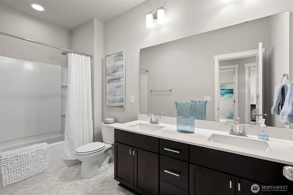 2336 NE Winlock Way Poulsbo WA 98370
