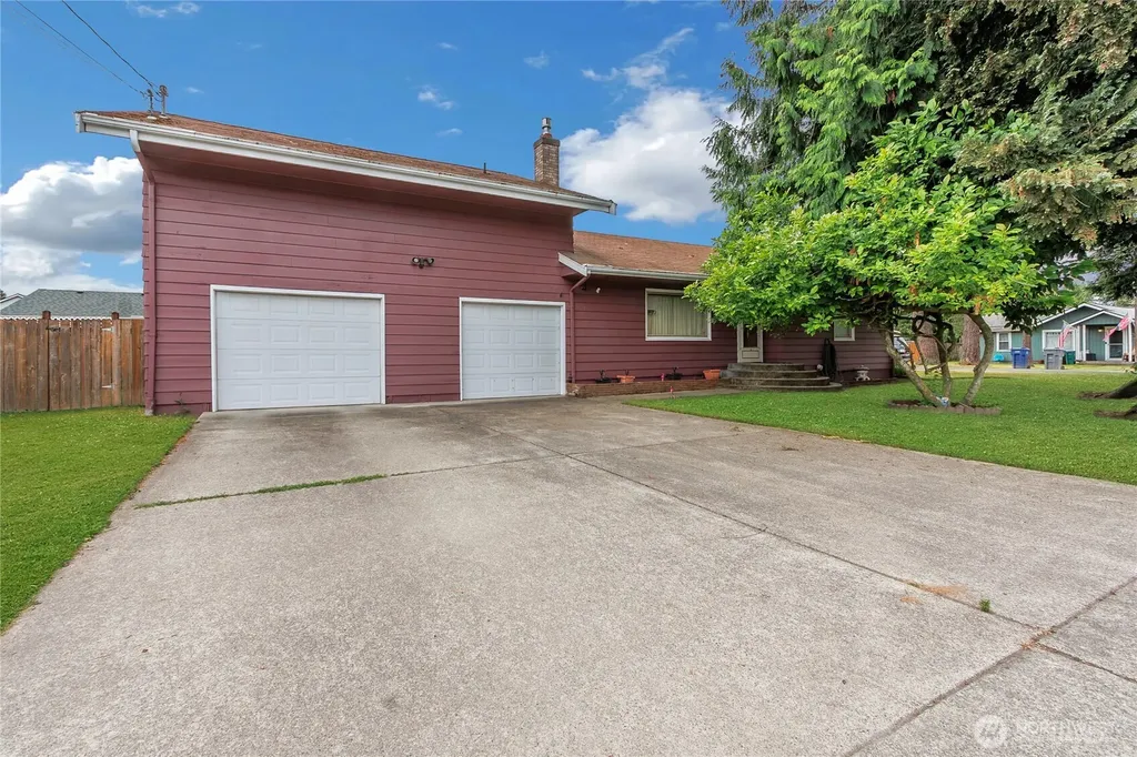 327 Chicago Boulevard S Pacific WA 98047