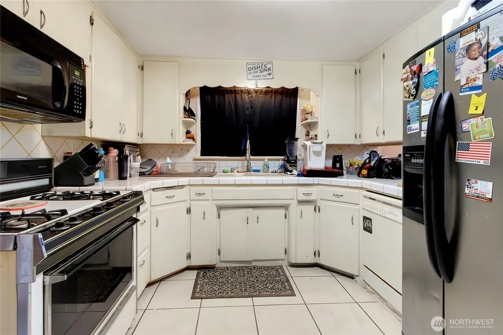 327 Chicago Boulevard S Pacific WA 98047
