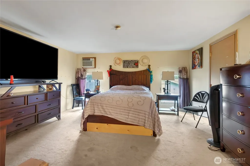 327 Chicago Boulevard S Pacific WA 98047