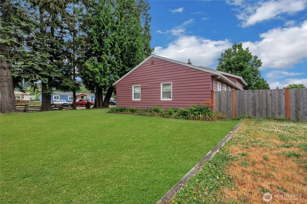 327 Chicago Boulevard S Pacific WA 98047