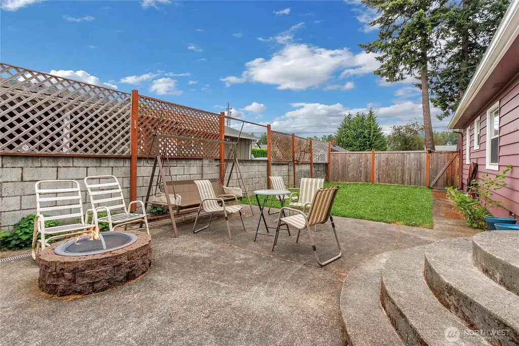 327 Chicago Boulevard S Pacific WA 98047