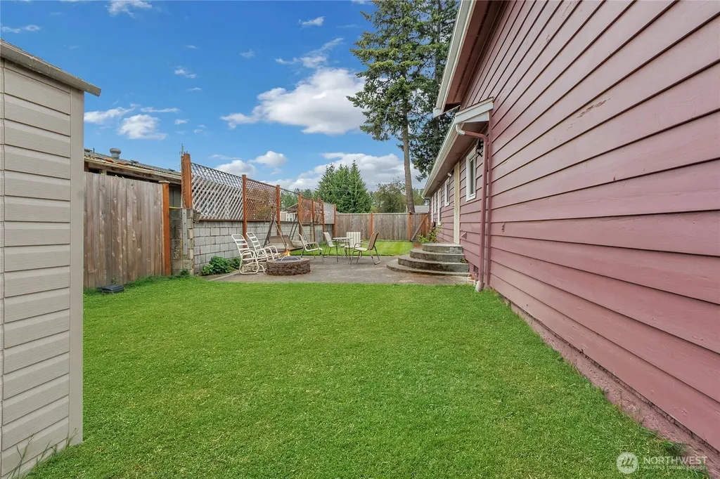 327 Chicago Boulevard S Pacific WA 98047