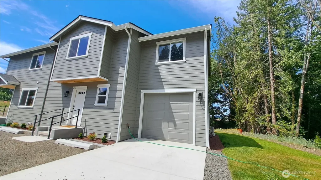 3113 E Camellia Way Port Orchard WA 98366