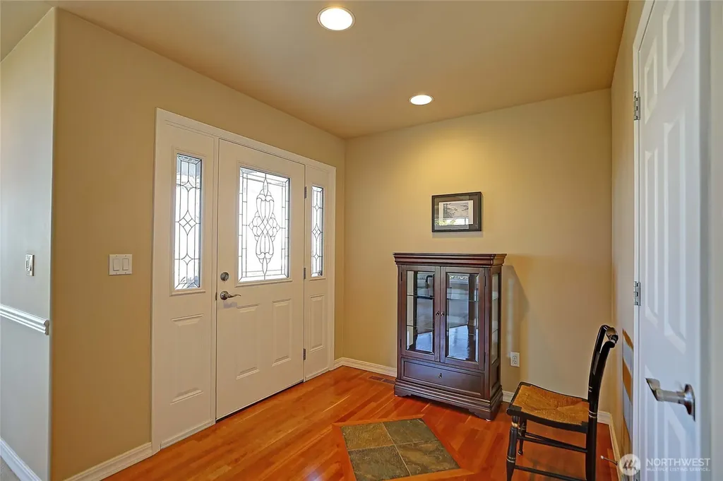 1030 Kingswood Drive Camano Island WA 98282