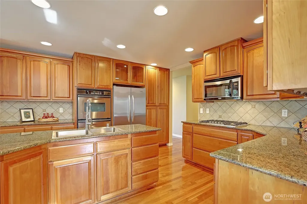 1030 Kingswood Drive Camano Island WA 98282