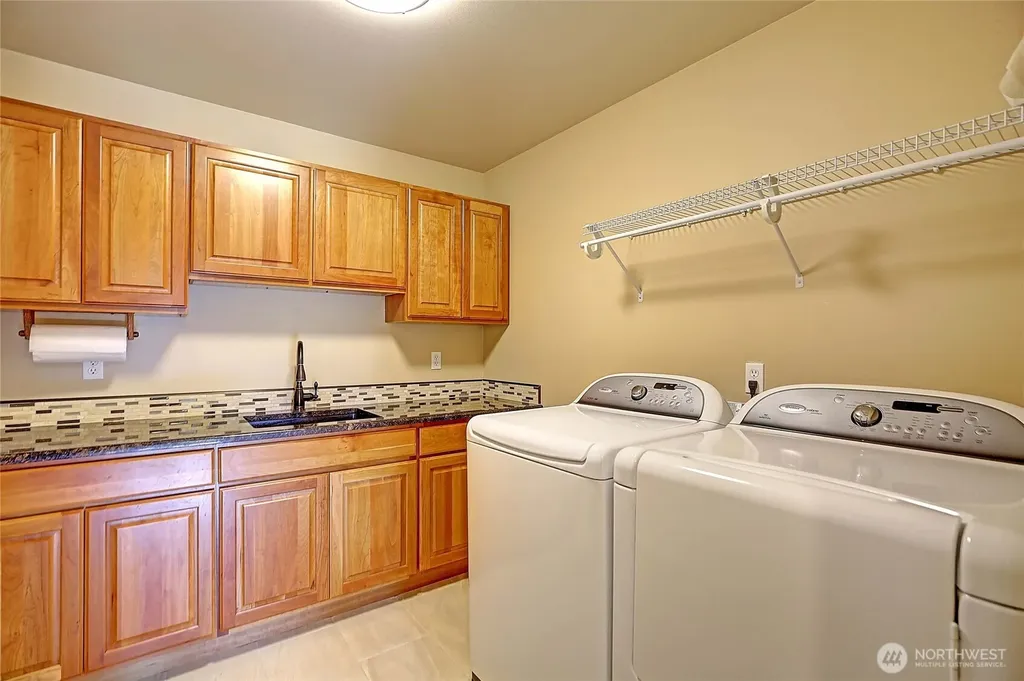 1030 Kingswood Drive Camano Island WA 98282
