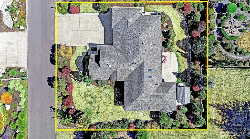 1030 Kingswood Drive Camano Island WA 98282