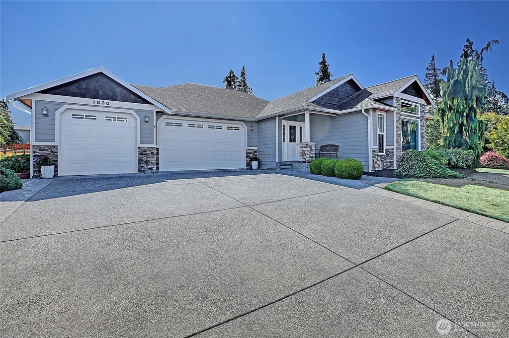 1030 Kingswood Drive Camano Island WA 98282