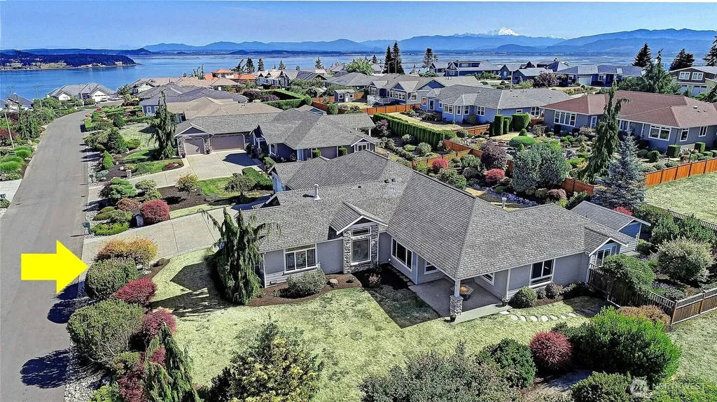 1030 Kingswood Drive Camano Island WA 98282
