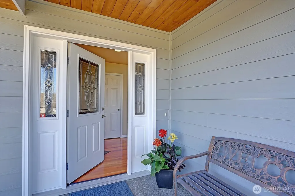 1030 Kingswood Drive Camano Island WA 98282