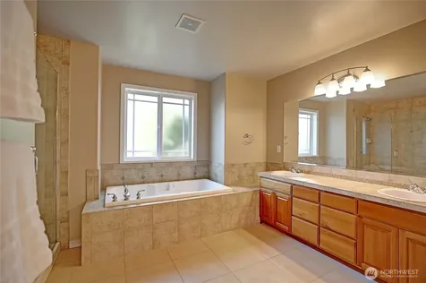 1030 Kingswood Drive Camano Island WA 98282