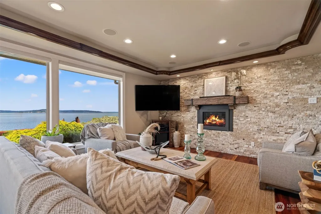 8723 Talbot Road Edmonds WA 98026