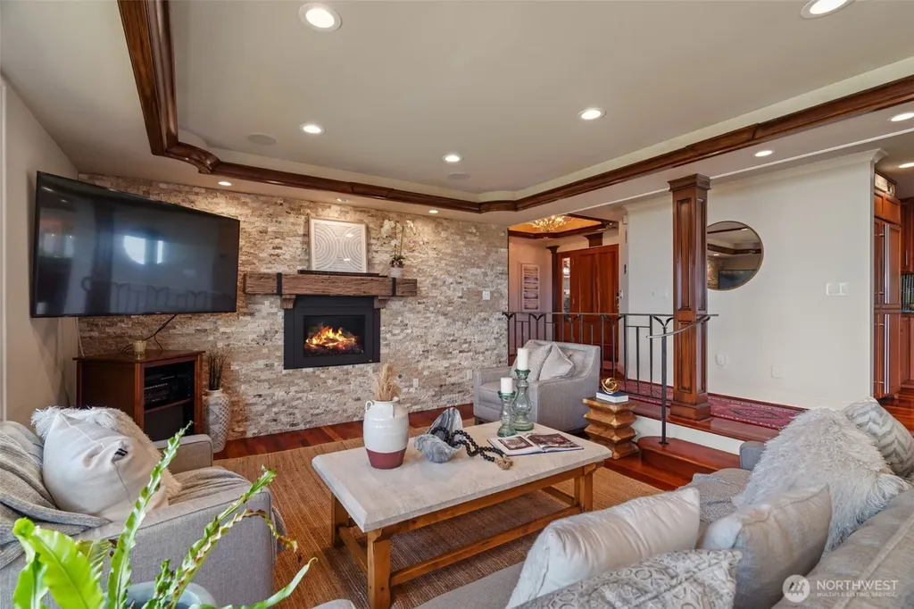 8723 Talbot Road Edmonds WA 98026