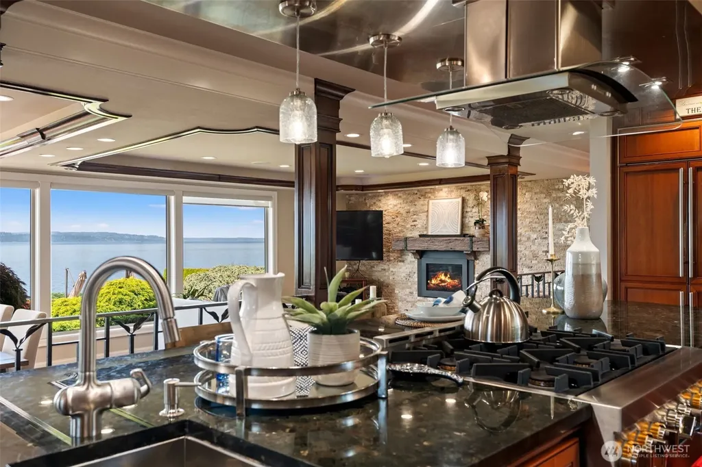 8723 Talbot Road Edmonds WA 98026