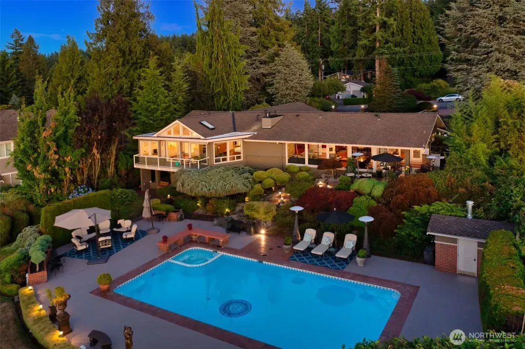 8723 Talbot Road Edmonds WA 98026