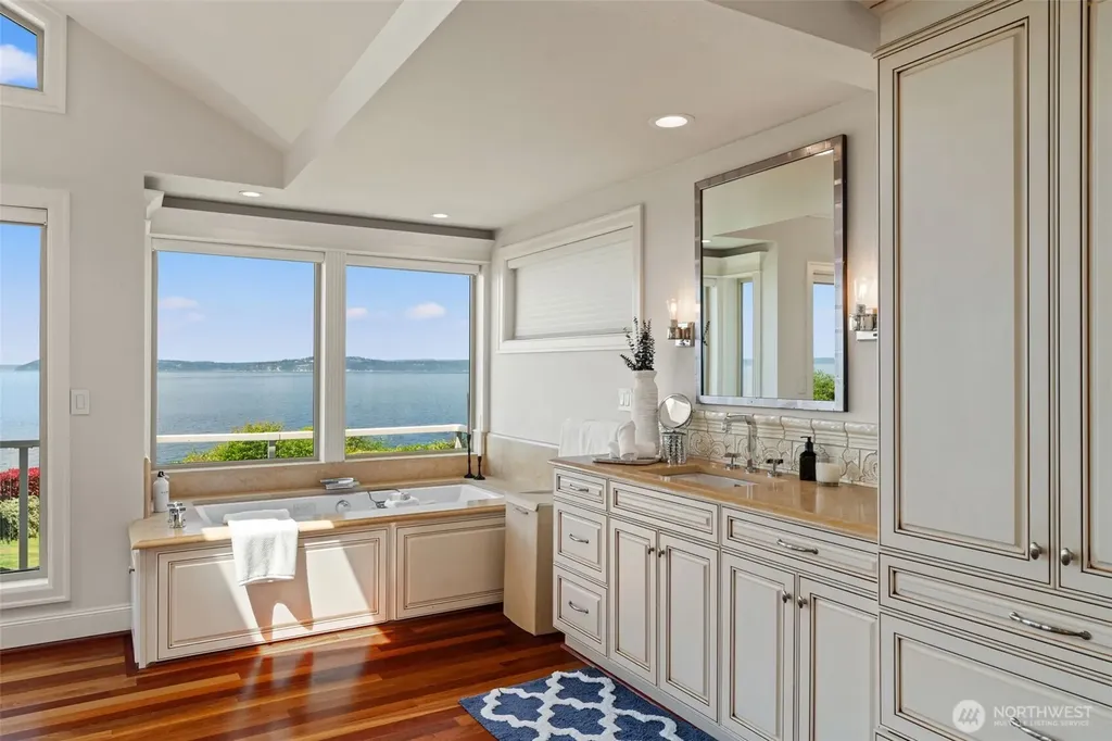 8723 Talbot Road Edmonds WA 98026
