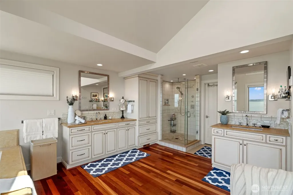 8723 Talbot Road Edmonds WA 98026