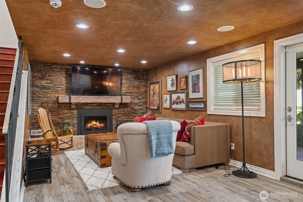 8723 Talbot Road Edmonds WA 98026
