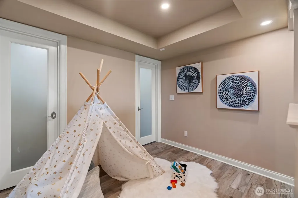8723 Talbot Road Edmonds WA 98026