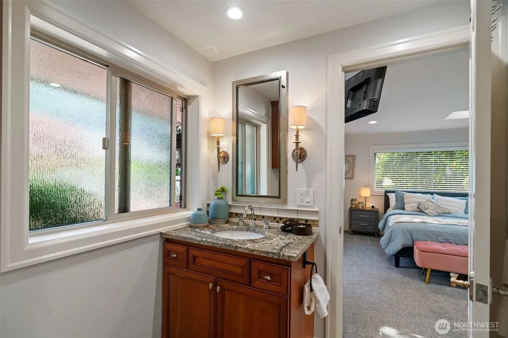 8723 Talbot Road Edmonds WA 98026