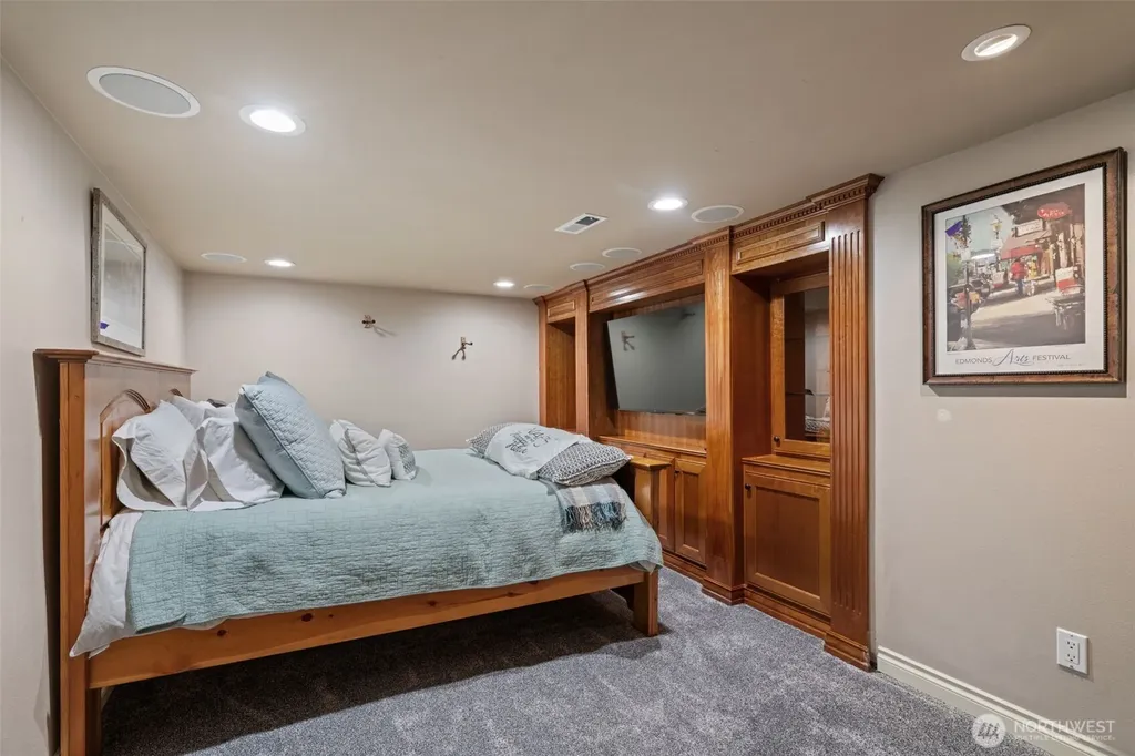 8723 Talbot Road Edmonds WA 98026