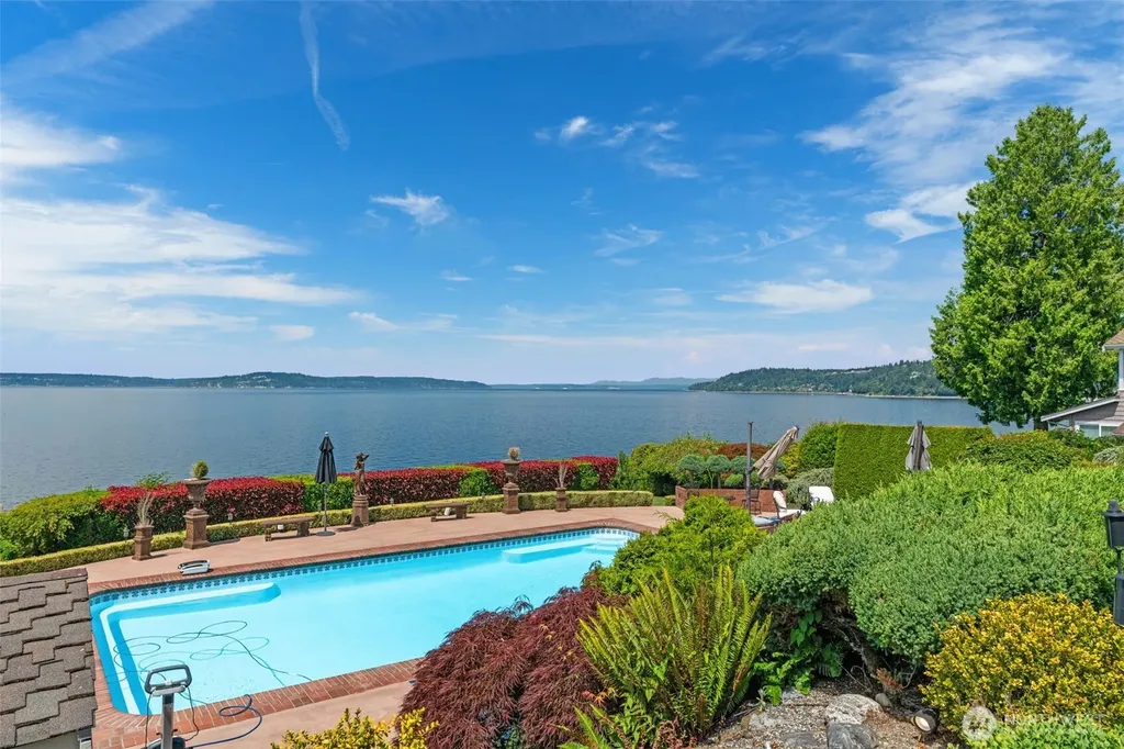 8723 Talbot Road Edmonds WA 98026