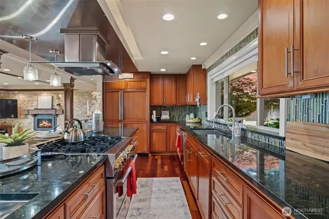 8723 Talbot Road Edmonds WA 98026