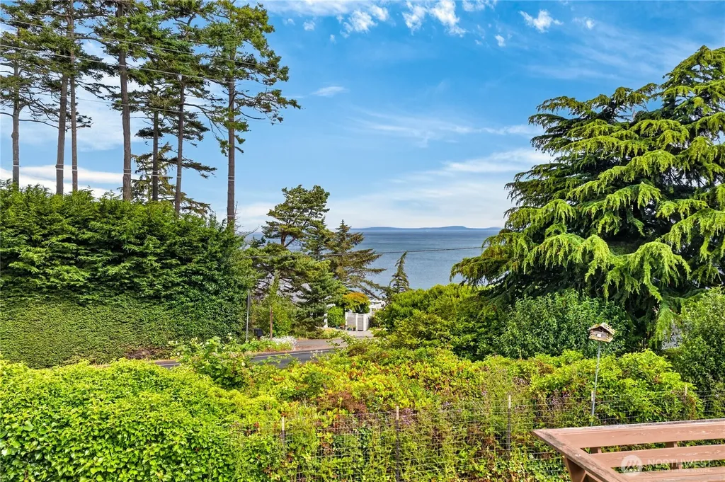 2452 Williams Road Oak Harbor WA 98277