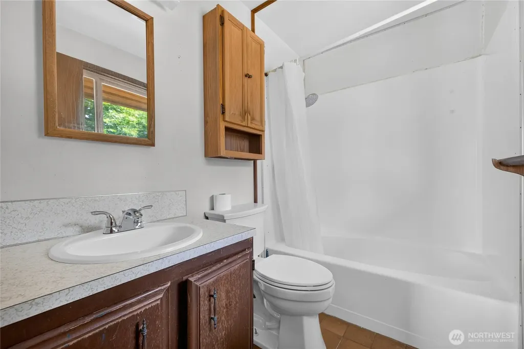 2452 Williams Road Oak Harbor WA 98277