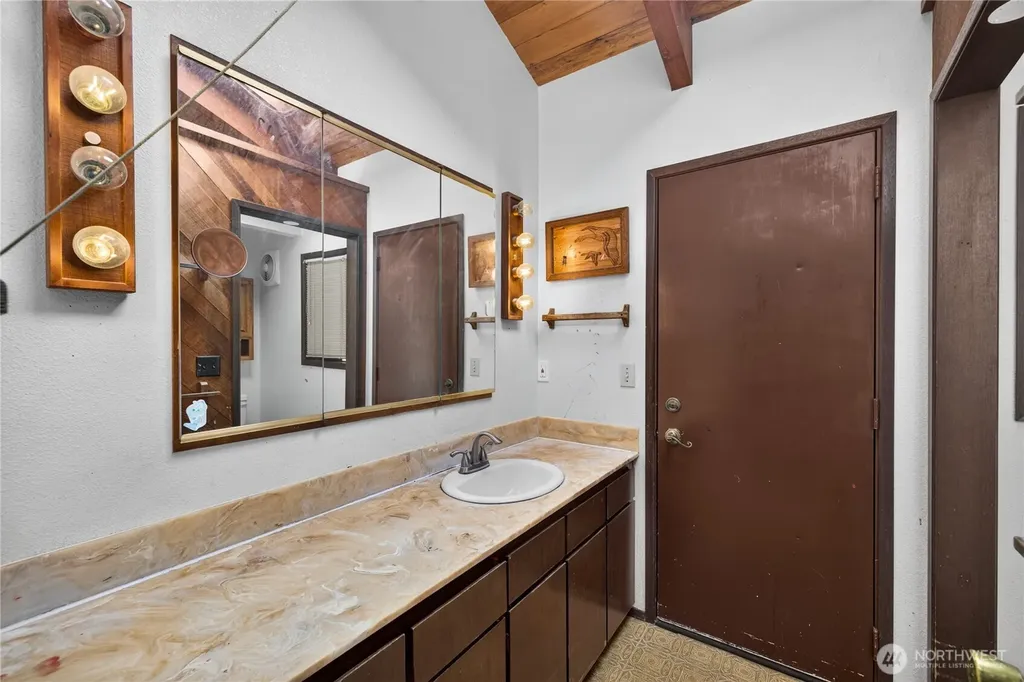 2452 Williams Road Oak Harbor WA 98277