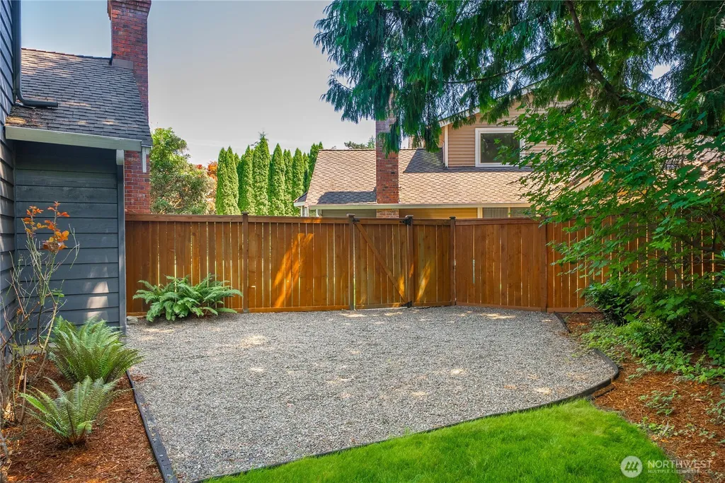 18207 159th Court SE Renton WA 98058