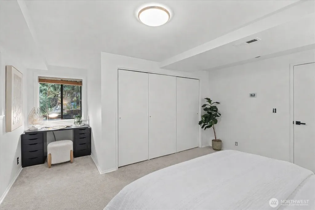 14702 255 Avenue SE Issaquah WA 98027