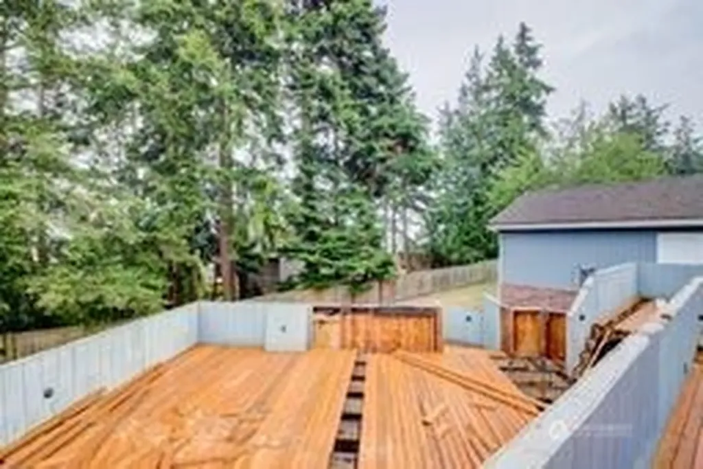 960 SW Fairhaven Drive Oak Harbor WA 98277