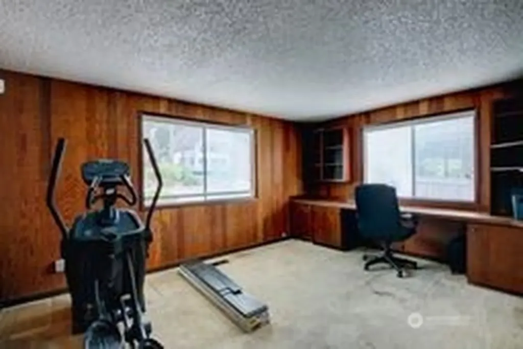 960 SW Fairhaven Drive Oak Harbor WA 98277