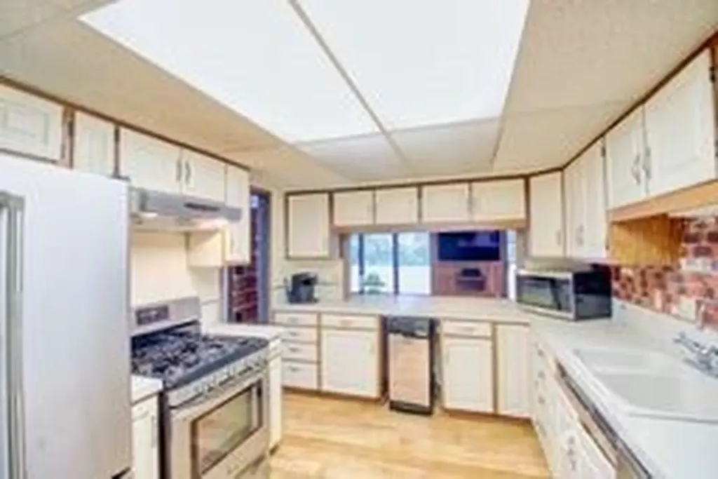 960 SW Fairhaven Drive Oak Harbor WA 98277