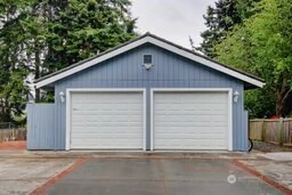 960 SW Fairhaven Drive Oak Harbor WA 98277