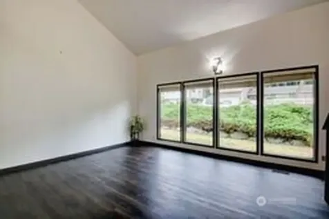 960 SW Fairhaven Drive Oak Harbor WA 98277