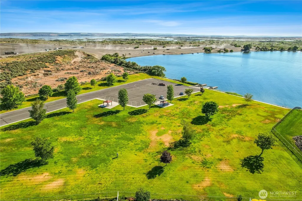 8084 Dune Lake Road SE Moses Lake WA 98837