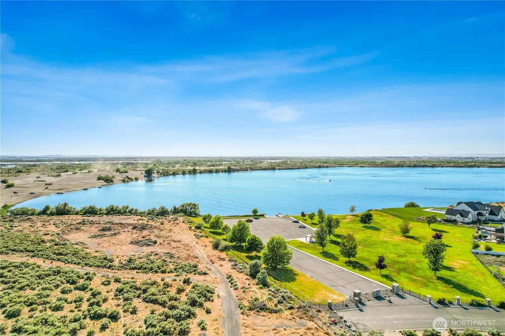 8084 Dune Lake Road SE Moses Lake WA 98837