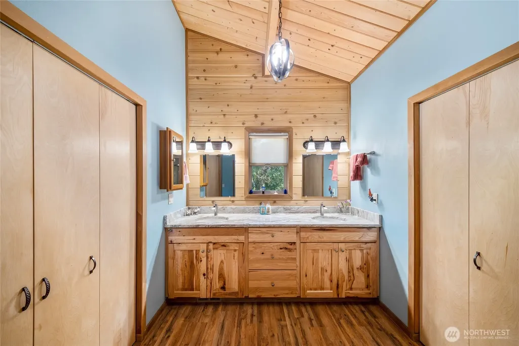 2132 W 8th Street Bucoda WA 98530