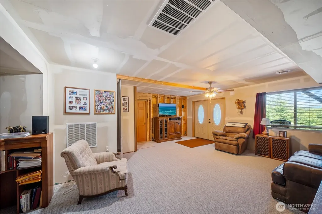 2132 W 8th Street Bucoda WA 98530